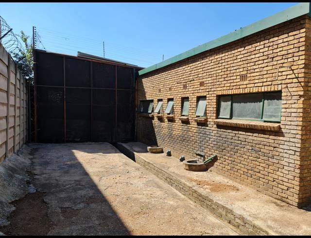455M² WAREHOUSE TO LET IN WADEVILLE